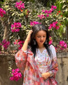 Actress Mrinal Navell HD Photos and Wallpapers April 2025