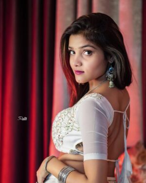 Muskan Shaikh Instagram - Keep calm n be….BEAUTIFUL..♥

PC : @mr_devil74_ 📸

#instagood #model #actor #lifestyle #likeforlikes #explore #cute