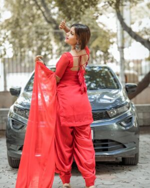 Muskan Shaikh Instagram - Comment’s your fav?❤️

Pic edit : @mr_devil74_ 🎨

Pic click : @vazeerart 📸

Suit : @dress_by_chavi 👗