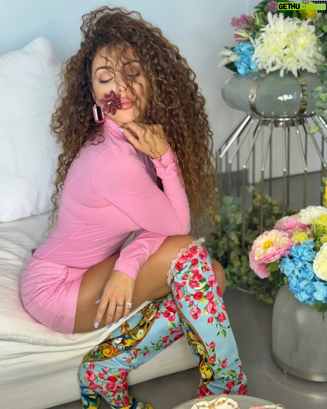 Myriam Fares - 3 Likes - Being your mom is the best gift of all 💙🌸🩵