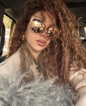 Myriam Fares Instagram - 🏫