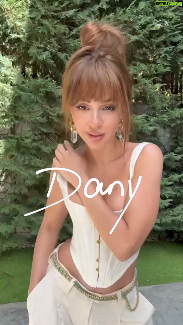 Myriam Fares - 3 Likes - لما كتبت هيدا المقطع من الغنية، كنت حابة اذكر اسم "داني" مشان هيك كانت القافية كلها "ي" 😉 بس بعدين… قلت لحالي ما تكوني انانية يا بنت 😅!! حطي كلمة "اسمك" وخلي كل بنت تغني اسم عريسها 👰♀️🤍🤵♂️ وانتي شو اسم حبيبك؟ #لحبيبي #LaHabibi