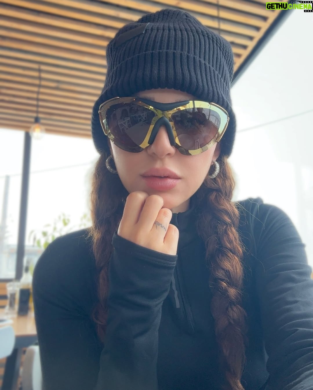 Myriam Fares - 3 Likes - So many laughs, so many chills 🤍