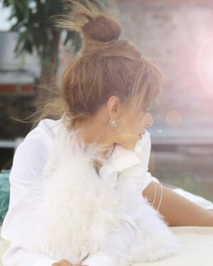 Myriam Fares Instagram - #LaHabibi 🤍 #لحبيبي
Link in BIO ⬆️ الرابط في البايو
NO FILTER 
NO RETOUCHING