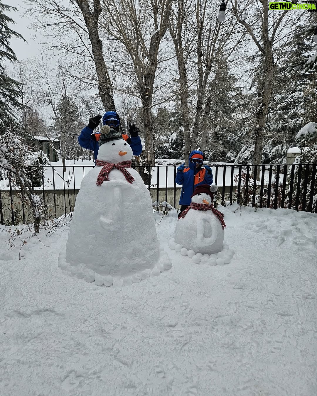 Myriam Fares - 3 Likes - Our frosty friends ☃️