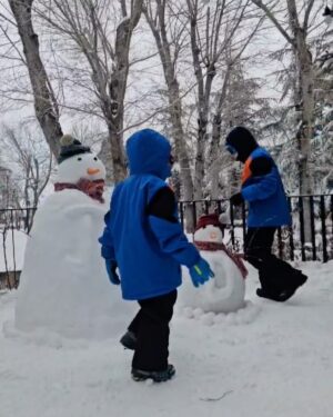 Myriam Fares Instagram - Our frosty friends ☃️