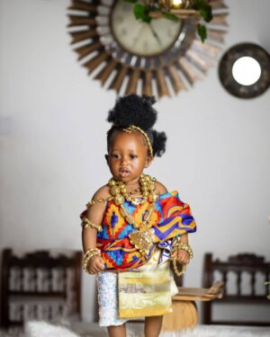 Mzbel Instagram - Happy First birthday to my My Own, My Biological daughter Nana Hemaa Akosua Sikapa Tweneboah THE FIRST @baby_ohemaa1 🙌🏾

Styled by @bukiefabrix and @sarng_creations