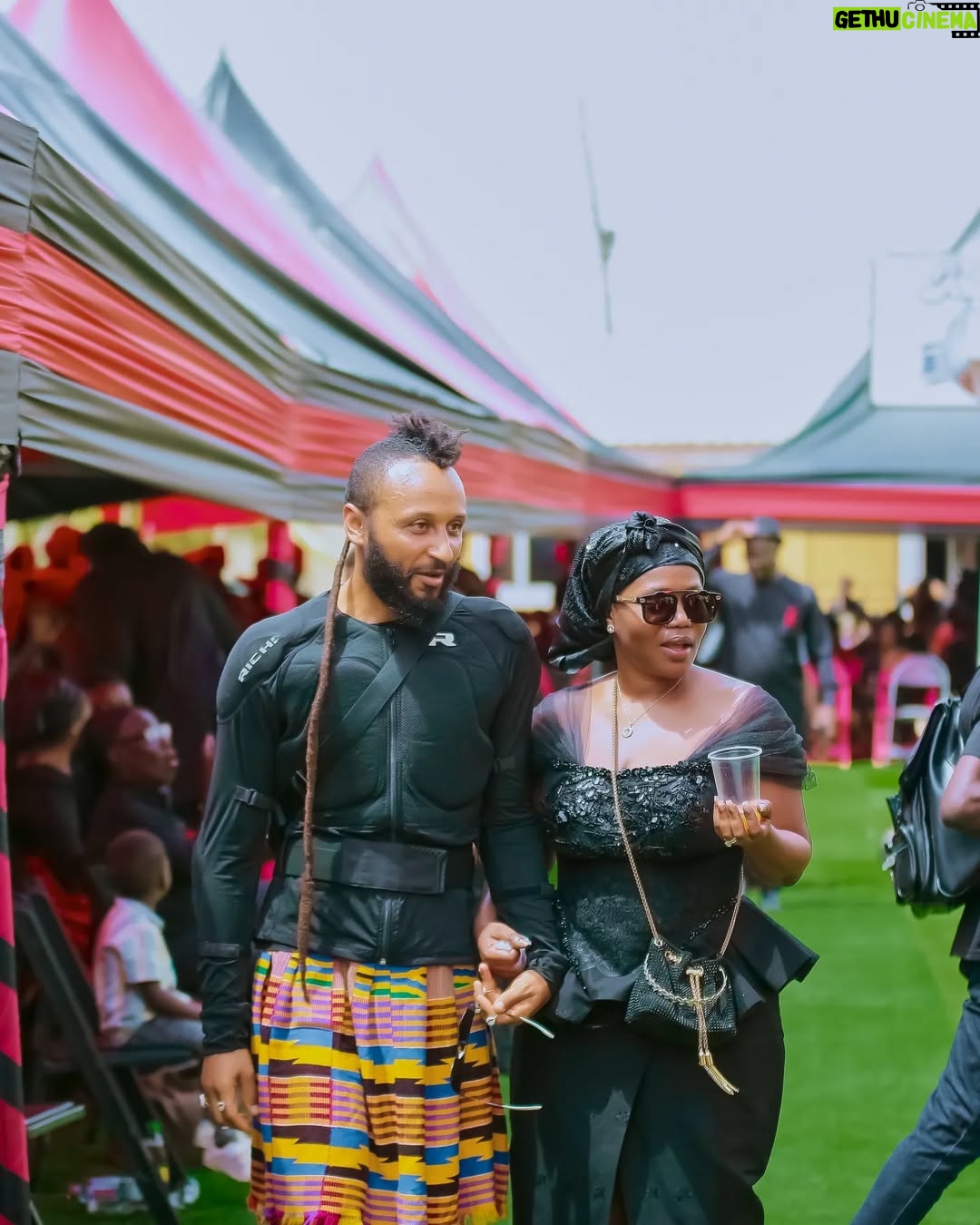 Mzbel - 8.2K Likes - My friend @wanlov thanks, I really appreciate the love and support 🙏🏾🖤
Thank u to all those who wept with us, those who called us, those who prayed for us, those who came over with soothing and comforting words, those who even sat with us without saying anything,
Your gifts, donations, warm thoughts and hours invested went a long way to help us bare the pain in our difficult times and grief
We are eternally grateful 🙏🏾