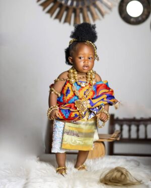 Mzbel Instagram - Happy First birthday to my My Own, My Biological daughter Nana Hemaa Akosua Sikapa Tweneboah THE FIRST @baby_ohemaa1 🙌🏾

Styled by @bukiefabrix and @sarng_creations