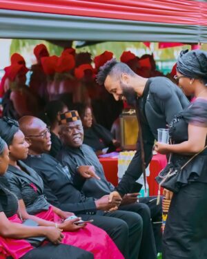 Mzbel Instagram - My friend @wanlov thanks, I really appreciate the love and support 🙏🏾🖤

Thank u to all those who wept with us, those who called us, those who prayed for us, those who came over with soothing and comforting words,  those who even sat with us without saying anything, 

Your gifts,  donations, warm thoughts and hours invested went a long way to help us bare the pain in our difficult times and grief

We are eternally grateful 🙏🏾