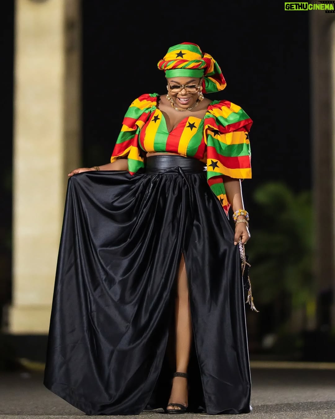 Mzbel - 5.6K Likes - God bless our homeland Ghana 🇬🇭
Outfit @bukiefabrix
Skincare @pinamangcosmetics
Photo @clik_shot_it
Makeup @feby_aileen