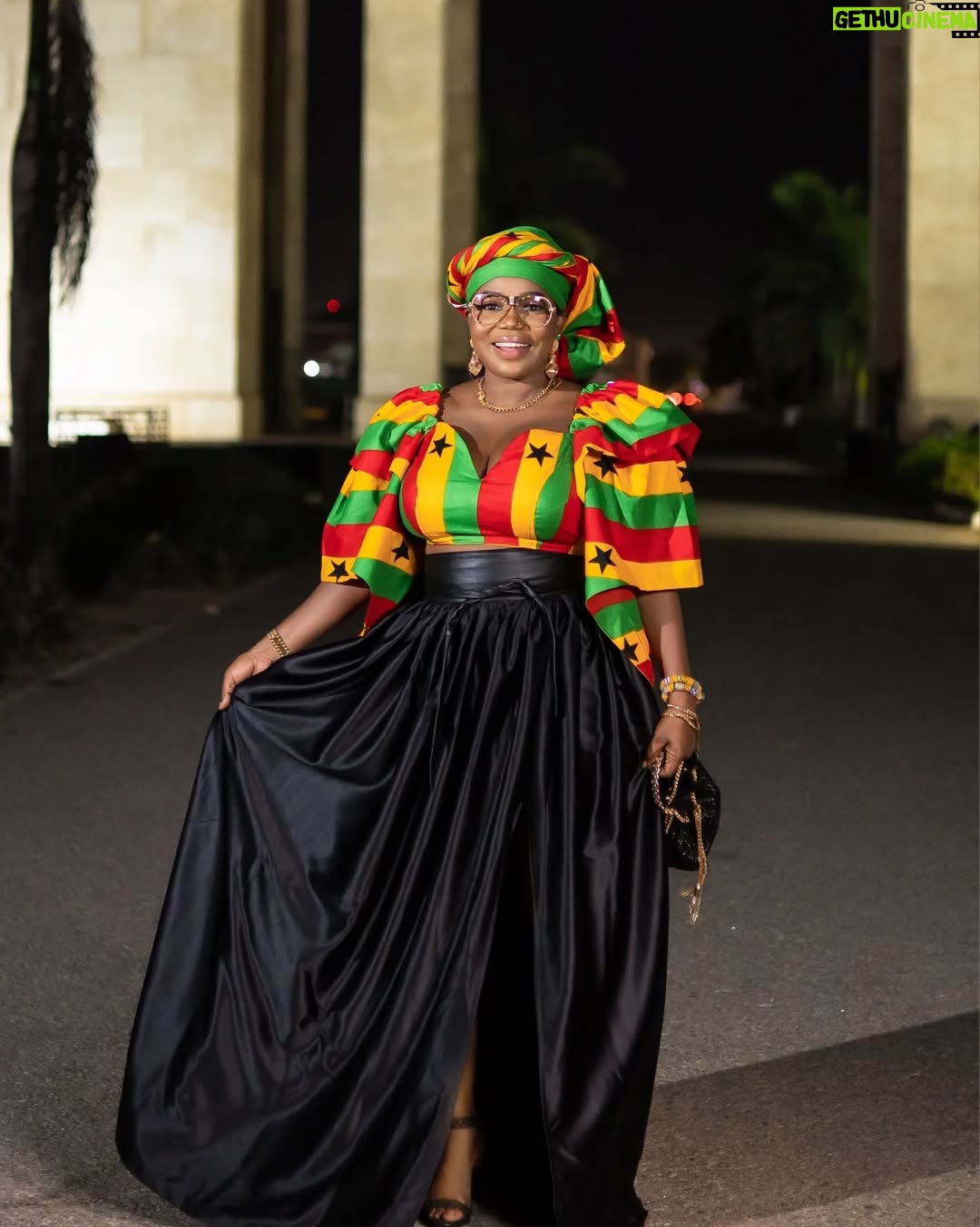 Mzbel - 5.6K Likes - God bless our homeland Ghana 🇬🇭
Outfit @bukiefabrix
Skincare @pinamangcosmetics
Photo @clik_shot_it
Makeup @feby_aileen