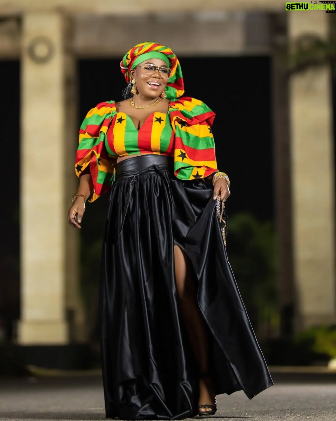 Mzbel - 5.6K Likes - God bless our homeland Ghana 🇬🇭
Outfit @bukiefabrix
Skincare @pinamangcosmetics
Photo @clik_shot_it
Makeup @feby_aileen
