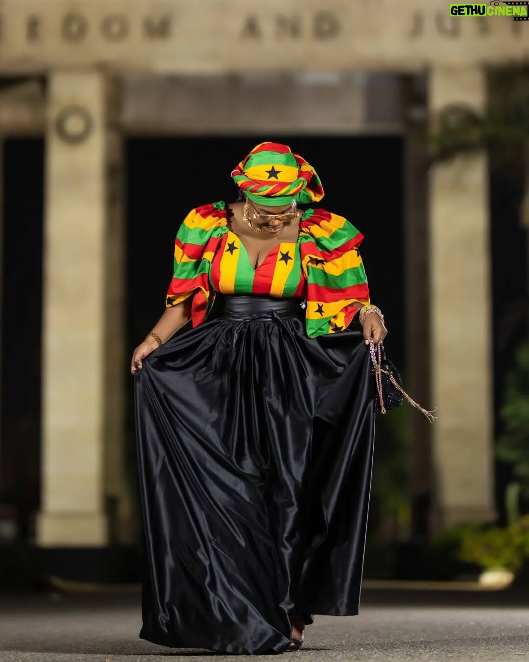 Mzbel - 5.6K Likes - God bless our homeland Ghana 🇬🇭
Outfit @bukiefabrix
Skincare @pinamangcosmetics
Photo @clik_shot_it
Makeup @feby_aileen