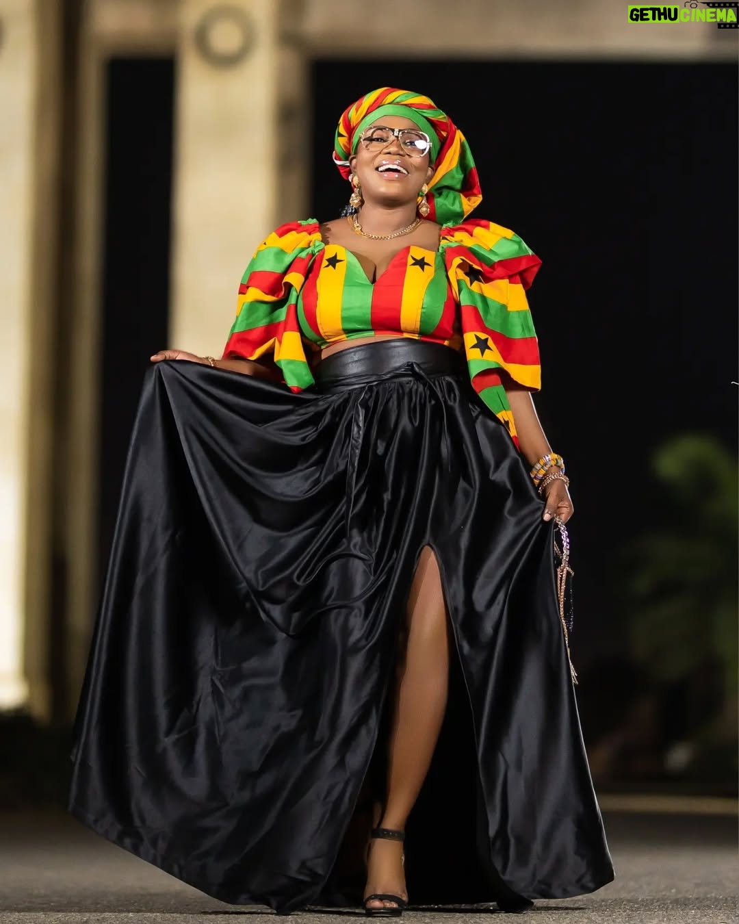 Mzbel - 5.6K Likes - God bless our homeland Ghana 🇬🇭
Outfit @bukiefabrix
Skincare @pinamangcosmetics
Photo @clik_shot_it
Makeup @feby_aileen