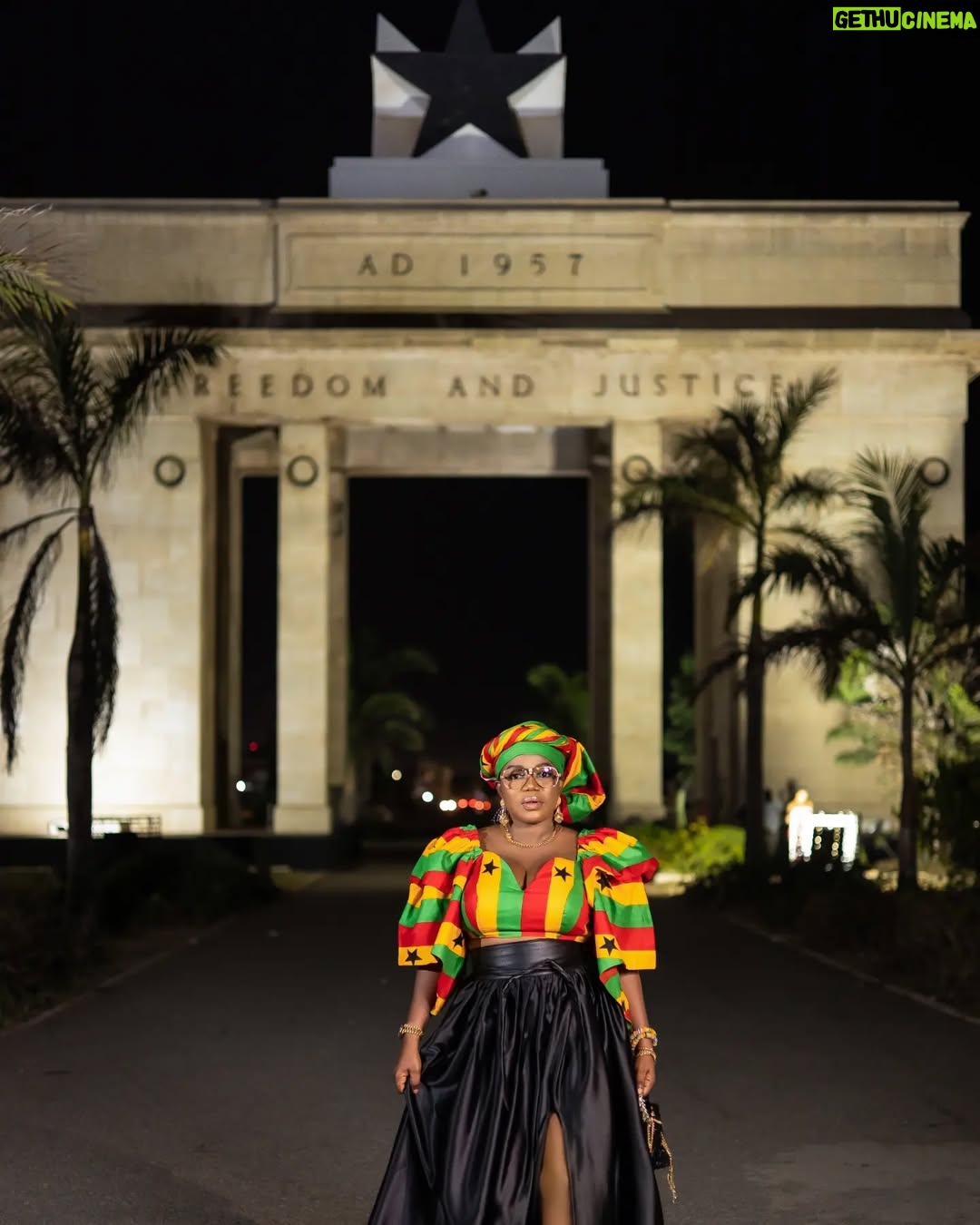 Mzbel - 5.6K Likes - God bless our homeland Ghana 🇬🇭
Outfit @bukiefabrix
Skincare @pinamangcosmetics
Photo @clik_shot_it
Makeup @feby_aileen