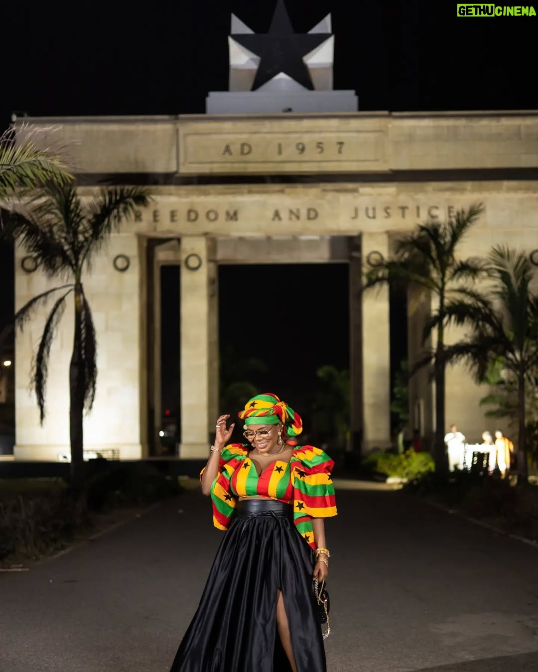 Mzbel - 5.6K Likes - God bless our homeland Ghana 🇬🇭
Outfit @bukiefabrix
Skincare @pinamangcosmetics
Photo @clik_shot_it
Makeup @feby_aileen