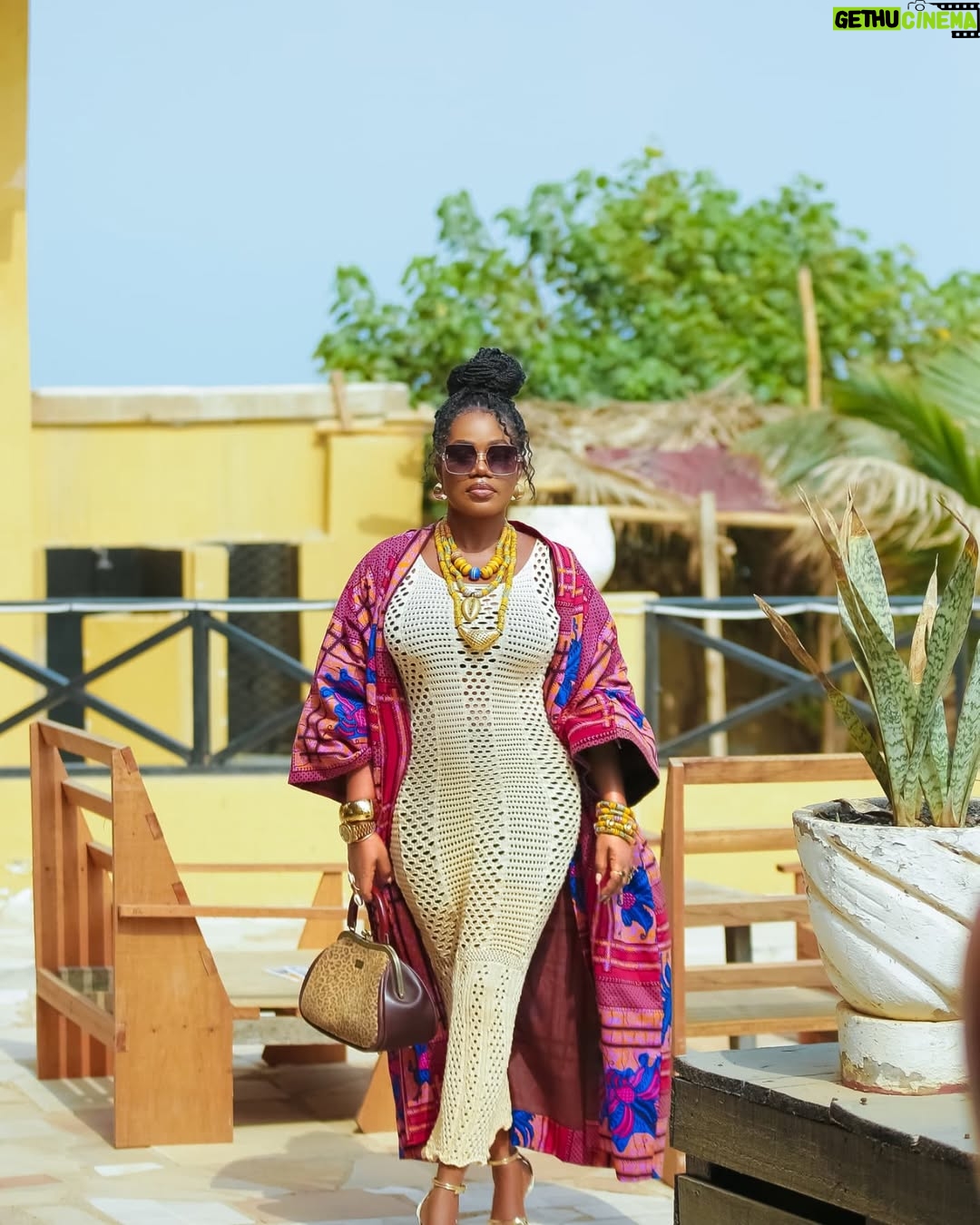 Mzbel - 4.9K Likes - Literally what tribe do I belong to?
Dad is Fante and Fantes are Matriliny.
Mum is Krobo and Krobos are Patriliny
Please i need urgent help figuring this out 🙏🏾
