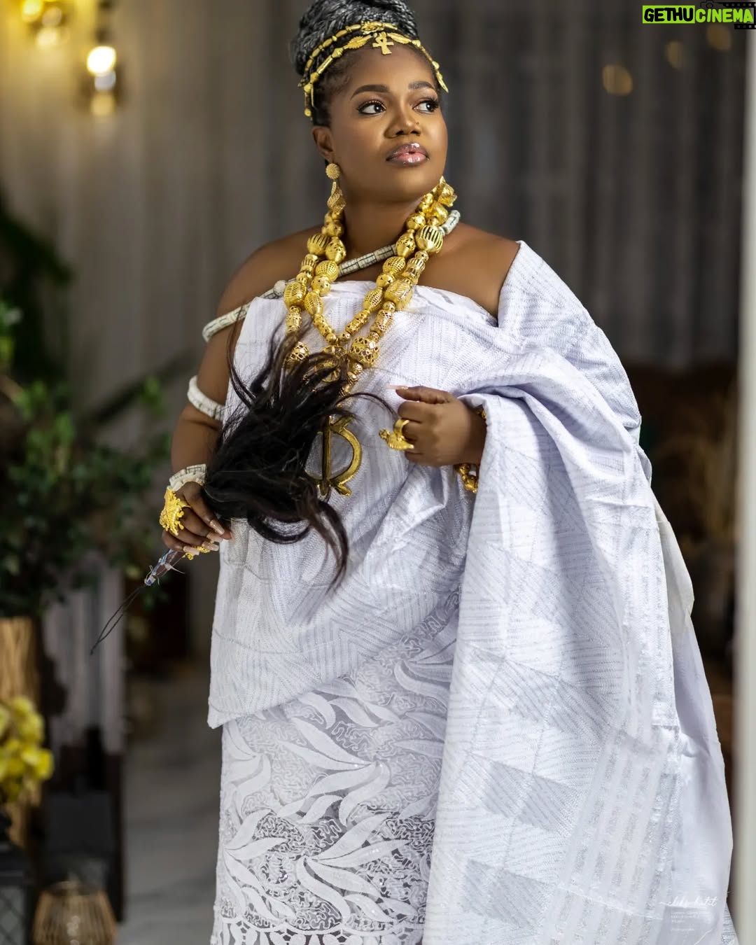 Mzbel - 6.6K Likes - May this Independence Day bring fortune and success for each and every one of us. May our country see more progress in the coming years! Happy Independence Day!
Outfit @bukiefabrix
Royal Accessories @sarng_creations
Makeup @feby_aileen
Skincare @pinamangcosmetics
Photo @clik_shot_it
