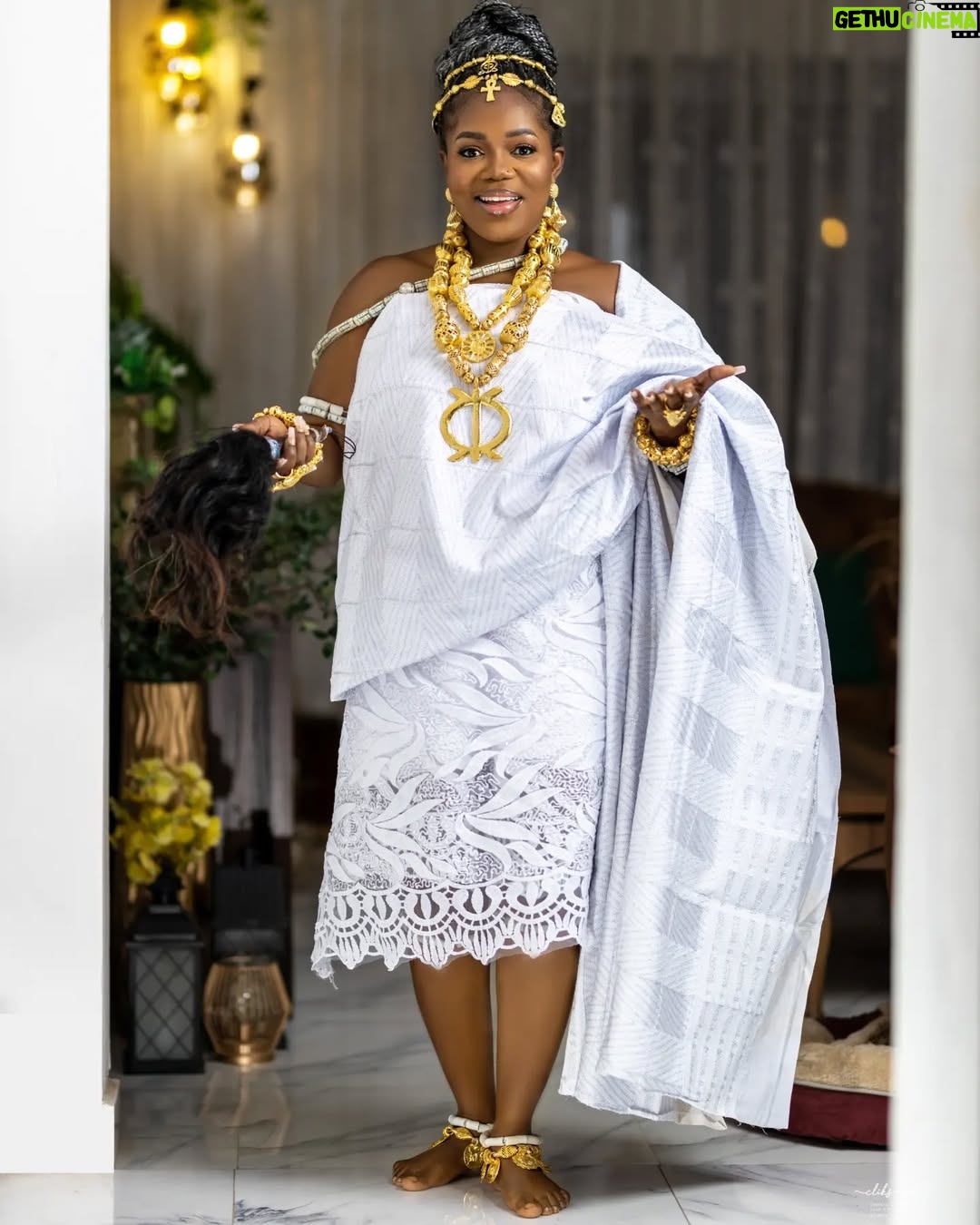 Mzbel - 6.6K Likes - May this Independence Day bring fortune and success for each and every one of us. May our country see more progress in the coming years! Happy Independence Day!
Outfit @bukiefabrix
Royal Accessories @sarng_creations
Makeup @feby_aileen
Skincare @pinamangcosmetics
Photo @clik_shot_it