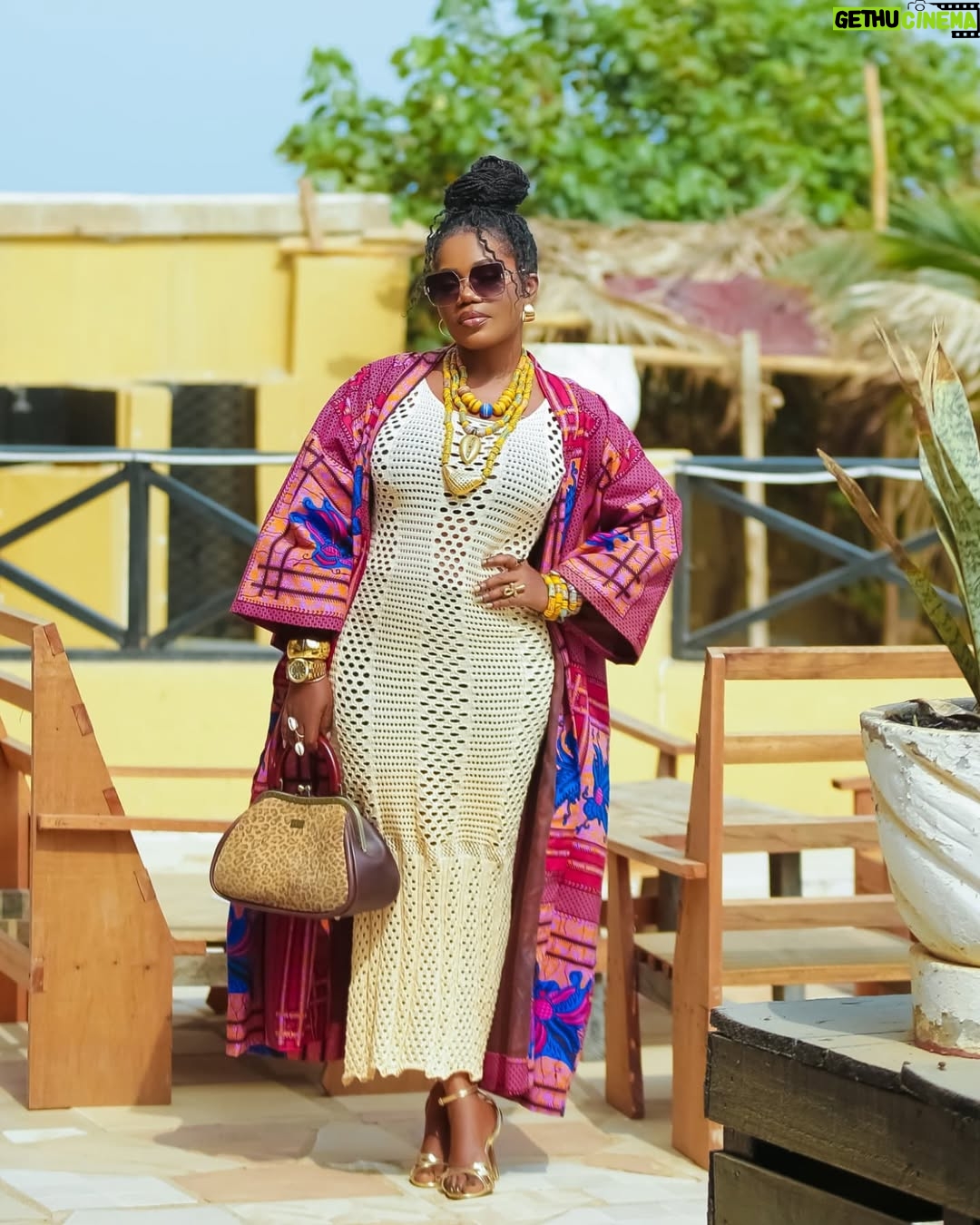 Mzbel - 4.9K Likes - Literally what tribe do I belong to?
Dad is Fante and Fantes are Matriliny.
Mum is Krobo and Krobos are Patriliny
Please i need urgent help figuring this out 🙏🏾