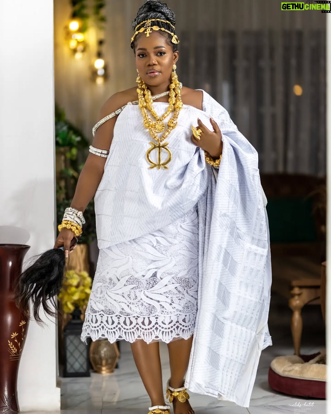 Mzbel - 6.6K Likes - May this Independence Day bring fortune and success for each and every one of us. May our country see more progress in the coming years! Happy Independence Day!
Outfit @bukiefabrix
Royal Accessories @sarng_creations
Makeup @feby_aileen
Skincare @pinamangcosmetics
Photo @clik_shot_it