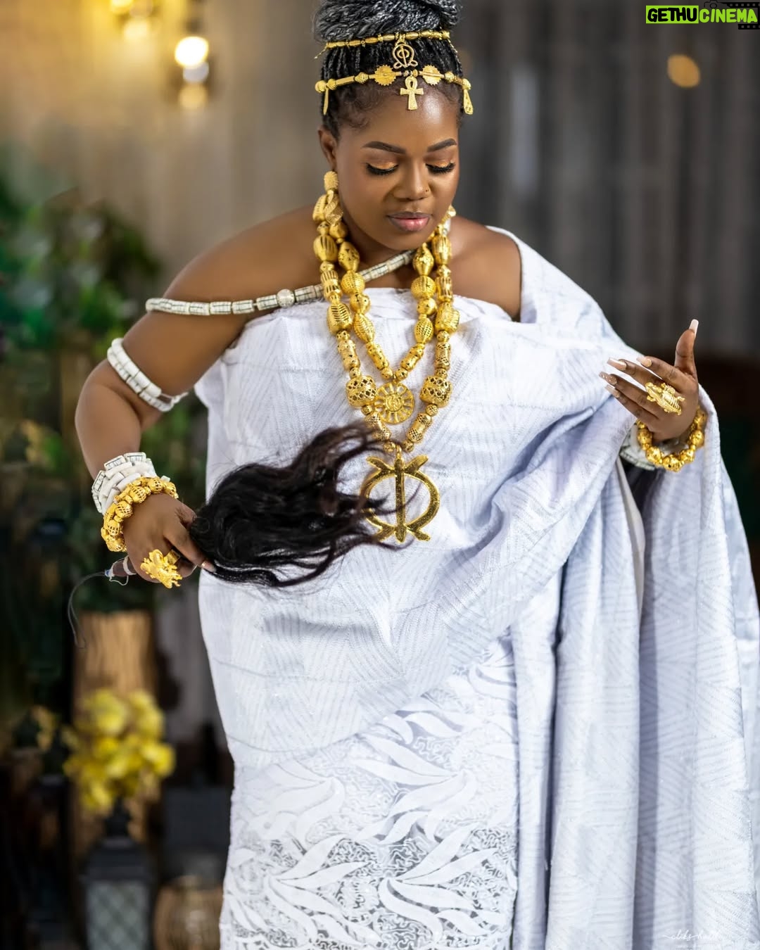 Mzbel - 6.6K Likes - May this Independence Day bring fortune and success for each and every one of us. May our country see more progress in the coming years! Happy Independence Day!
Outfit @bukiefabrix
Royal Accessories @sarng_creations
Makeup @feby_aileen
Skincare @pinamangcosmetics
Photo @clik_shot_it