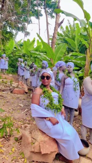 Mzbel Instagram - My favourite day of the year... 

River Naa Bale day, Cleansing day, Ancestral Connecting day, Nature Connecting day. 🤍

Outfit @bukiefabrix
Skincare @pinamangcosmetics
#ALIKOTO #Ga #Dangme