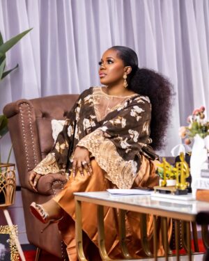 Mzbel Instagram - Anything in life worth having comes from patience and hard work. @movement_showbiz

Outfit @bukiefabrix
Skincare @pinamangcosmetics
Hair @hairgurustudio
Studio decor @ironbutterfly_interiors 
Studio curtains @curtainsolutions360

#MovementShowbiz #Goddess #Mzbel #GoddessMzbel #EkuaUniverse