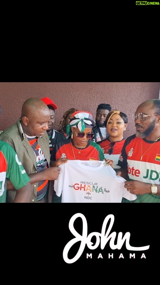 Mzbel - 7.1K Likes - Big thanks to all the public figures who joined hands with me on this day 🙏🏾🙏🏾
NDC W)mba Dientse 🔥🔥
#PublicFigures4JM