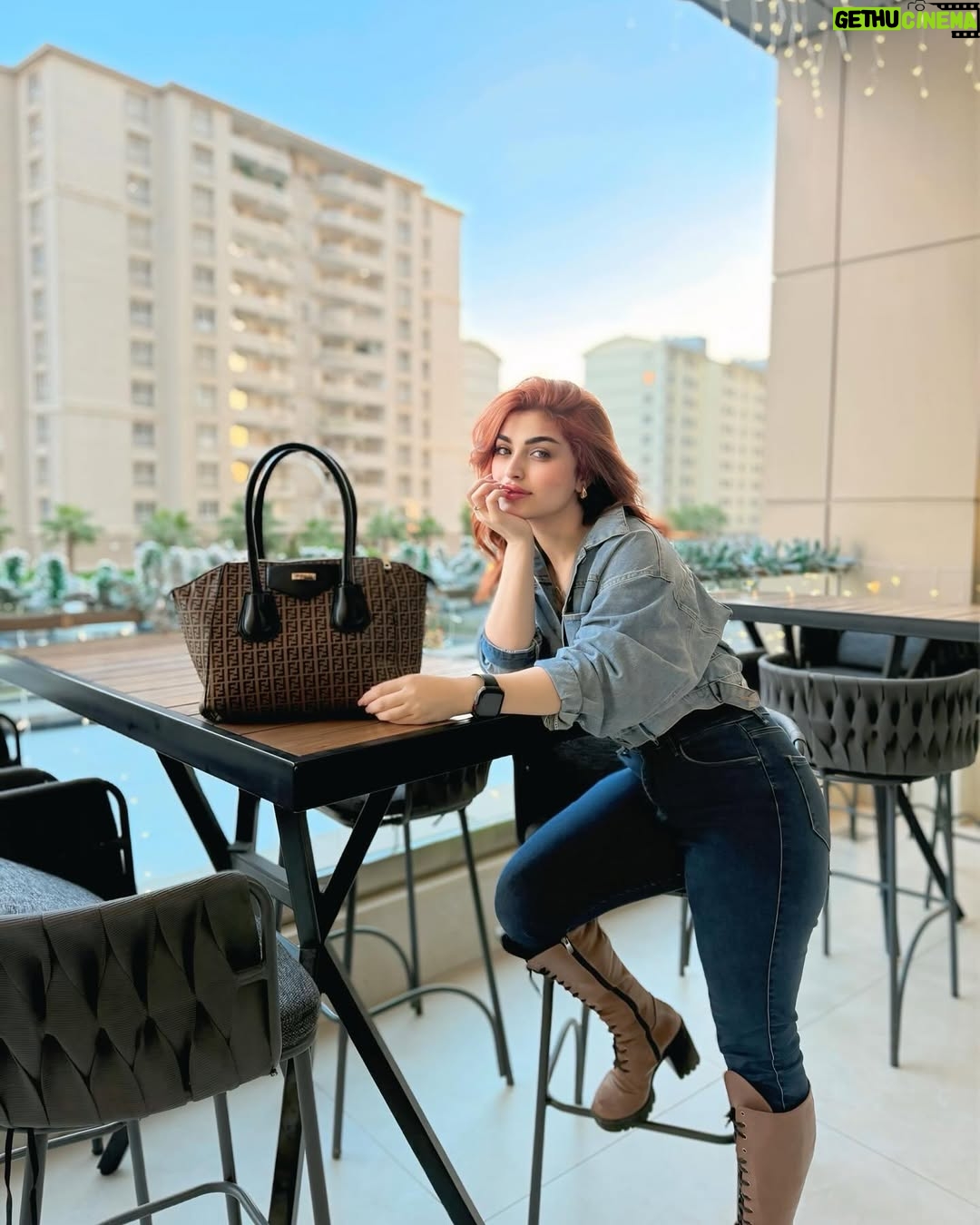 Nadeen Alfahd - 6.9K Likes -