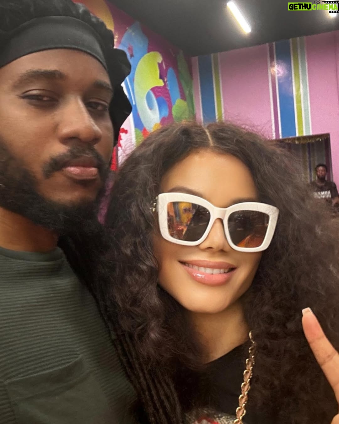 Nadia Buari - 18.7K Likes - Name a finer brother… I’ll wait!! 🕰️ 😊
Hbd my love @jeedrogersgh