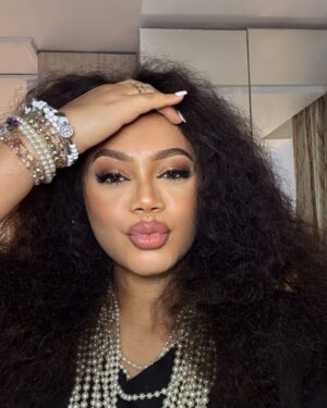 Nadia Buari Instagram - Make sure everybody in your “boat” is rowing and not drilling holes when you’re not looking. Know your circle!