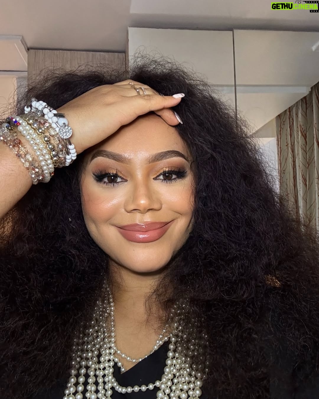 Nadia Buari - 35.8K Likes - Make sure everybody in your “boat” is rowing and not drilling holes when you’re not looking. Know your circle!
