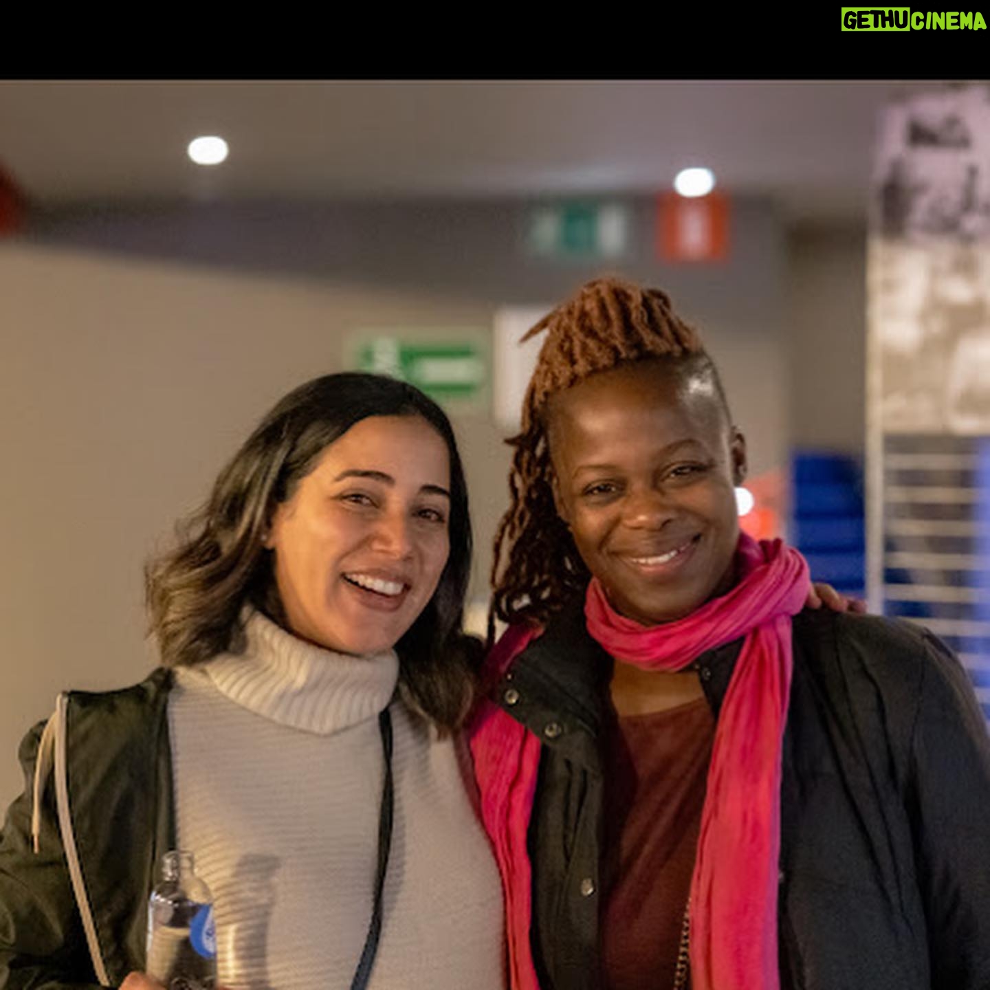 Nadia Kounda - 4.6K Likes - Après 3 films par jour 🤗 un super jury, de la bonne compagnie, de la bonne 🍝 ! Et un gros rhume. Une cérémonie de clôture et deux films récompensés . #simplecommesylvain de #moniachokri et #makingof de #cédric_kahn
Merci team @fifcl 💪🏼♥️