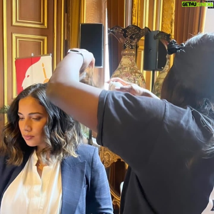Nadia Kounda - 4.6K Likes - Après 3 films par jour 🤗 un super jury, de la bonne compagnie, de la bonne 🍝 ! Et un gros rhume. Une cérémonie de clôture et deux films récompensés . #simplecommesylvain de #moniachokri et #makingof de #cédric_kahn
Merci team @fifcl 💪🏼♥️