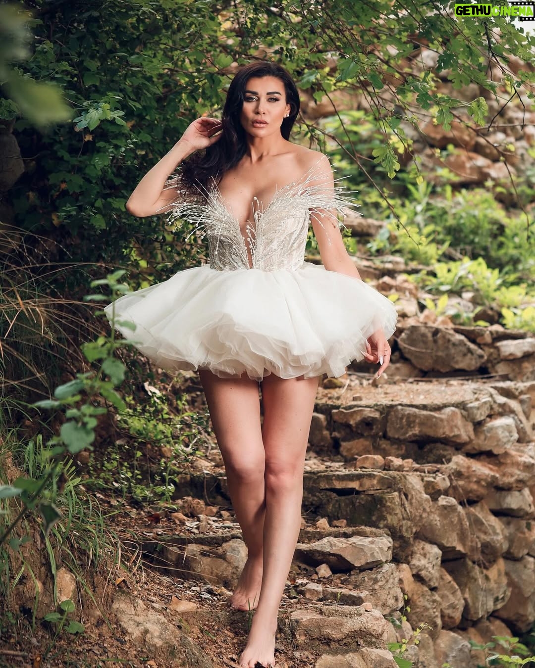 Nadine Rassi - 41K Likes - “If you don’t spread your wings you’ll never know if you can fly.”Believe!
#nr 💫🪄
Styled by: @_zakissa
Hair by: @sameraboalhosen
Makeup by: @lena.ibrahim.mua
Dress by: @designed_couture
Photographer: @roger.ziadeh / @rawadmakhoulphotography