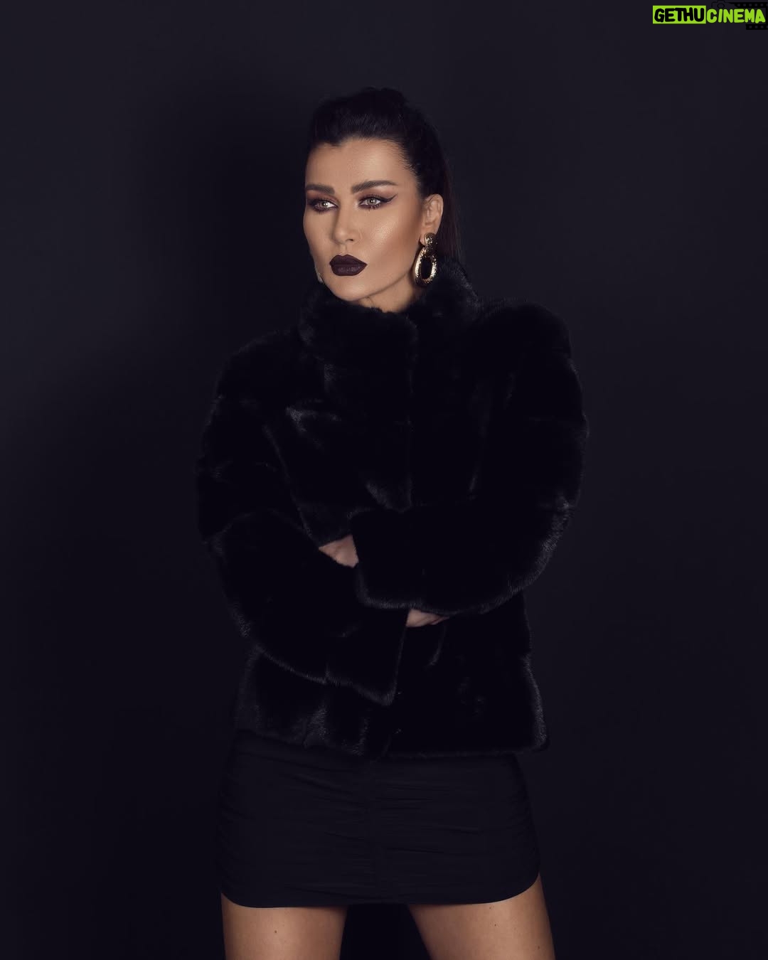 Nadine Rassi - 50.4K Likes - Before the storm begins ☔️
@milanomoda.ae
Hair by: @robertmaalouf
Makeup by: @lena.ibrahim.mua
Photpgrapher: @zobiansaadofficiall
Special thanks to: @moudiisaadofficial
Nails by: @despinabeautyinstitute
Special thanks to @hairandmore.dekwaneh
