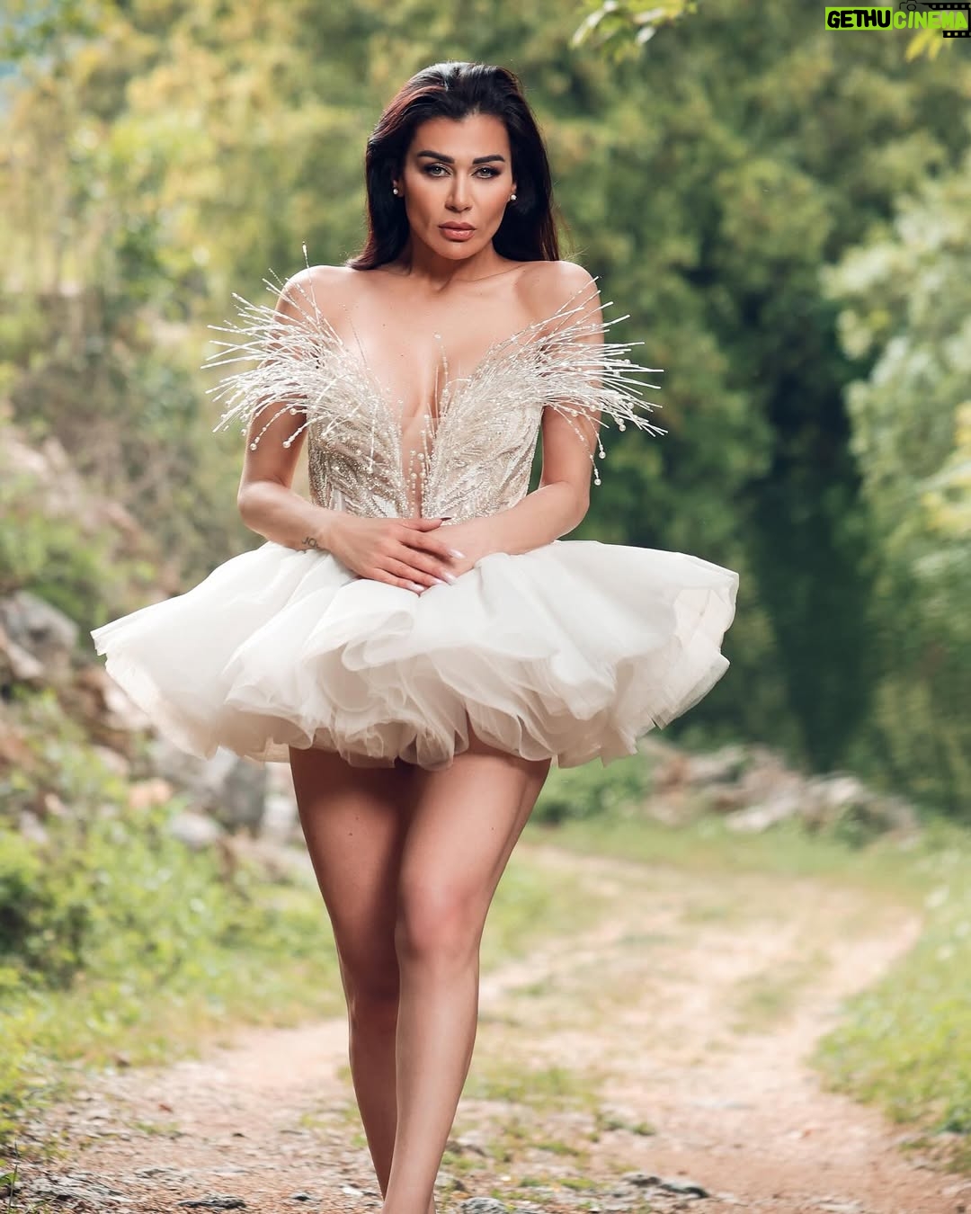 Nadine Rassi - 41K Likes - “If you don’t spread your wings you’ll never know if you can fly.”Believe!
#nr 💫🪄
Styled by: @_zakissa
Hair by: @sameraboalhosen
Makeup by: @lena.ibrahim.mua
Dress by: @designed_couture
Photographer: @roger.ziadeh / @rawadmakhoulphotography