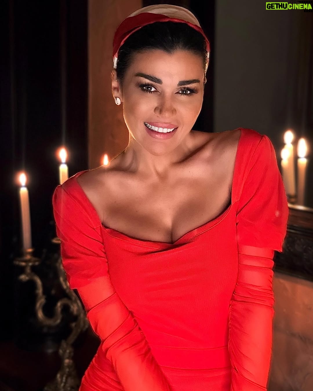 Nadine Rassi - 34.4K Likes - Take me back to 60’s ♥️
#NR .