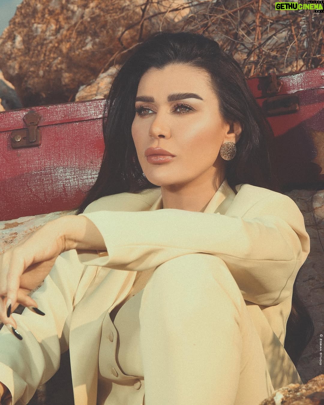 Nadine Rassi - 29.7K Likes - فطر سعيد ومُبارَك 🙏🏻
أعادَهُ الله عليكُم بالسلام والمحبّة 🌹
Styled by: @_zakissa
Hair by: @robertmaalouf
Makeup by: @lena.ibrahim.mua
Outfit: @cosmo.leb
Photographer: @zobiansaadofficiall
Nails by: @despinabeautyinstitute