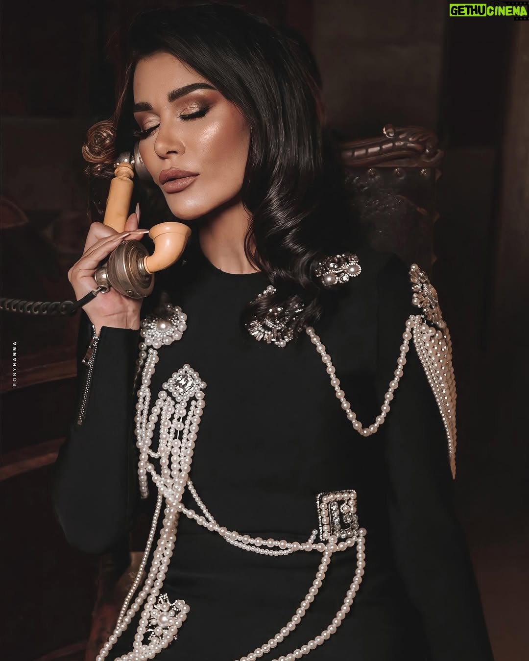 Nadine Rassi - 20.4K Likes - ألو بَيروت … عَجِّل بالخَطّ شوَيّي !!
Styled by: @_zakissa
Hair by: @sameraboalhosen
Makeup by: @makeupby_elias
Photographer: @ronyhannaphotography
Dress by: @thaliaboutique.lb
Nails by: @despinabeautyinstitute
Pearly look #1