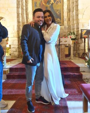 Nadine Rassi Instagram - 𝐇𝐨𝐩𝐞 𝐀𝐟𝐭𝐞𝐫 𝐋𝐨𝐬𝐬... "Dawwi Chmou3oun" isn't just a TV episode, It's a lesson for all of us that for every loss there's strength, for every sadness there's joy, and when you think you've lost everything, there's HOPE.
#SwipeLeft to see the team of this journey!
Content Producer: @dominicabuhanna 
Executive Producer: @ralph_maatouk 
Director: @_anthony_youssef
Much Love @nadinealrassi @lbcilebanon 🤍 

#Christmas #Episode #Message #Hope #spirit #LBCILebanon #DominicAbuHanna