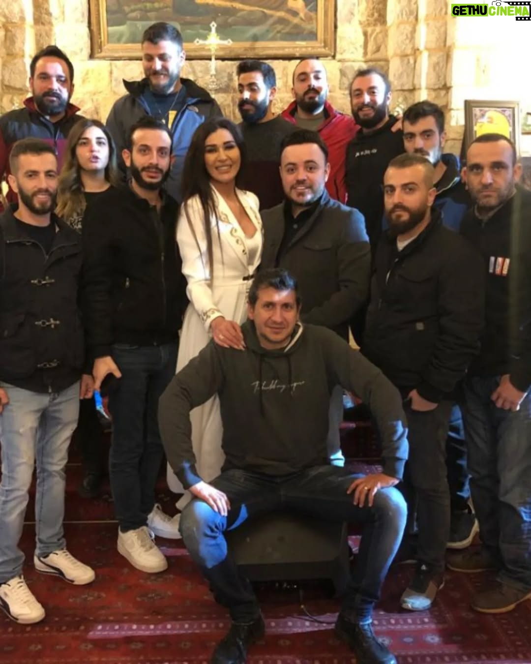Nadine Rassi - 20K Likes - 𝐇𝐨𝐩𝐞 𝐀𝐟𝐭𝐞𝐫 𝐋𝐨𝐬𝐬... "Dawwi Chmou3oun" isn't just a TV episode, It's a lesson for all of us that for every loss there's strength, for every sadness there's joy, and when you think you've lost everything, there's HOPE.
#SwipeLeft to see the team of this journey!
Content Producer: @dominicabuhanna
Executive Producer: @ralph_maatouk
Director: @_anthony_youssef
Much Love @nadinealrassi @lbcilebanon 🤍
#Christmas #Episode #Message #Hope #spirit #LBCILebanon #DominicAbuHanna