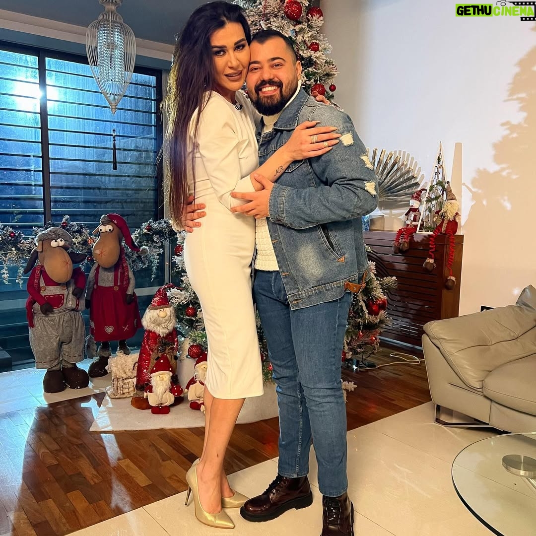 Nadine Rassi - 23.4K Likes - كنتي ورح تبقي الممثلة المفضلة عندي ♥️
ينعاد على الجميع 😘
ماتنسوا تحضروا الحلقة الميلادية مع النجمة #نادين_الراسي على شاشة LBCI ✨
@nadinealrassi