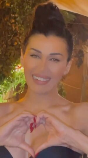 Nadine Rassi Instagram - لمّا تقدر تغَنّي وتُرقُص عاجروحَك اعراف إنّو إيمانَك بألله كبير وموجود بحياتَك 🙏🏻🌹

#نادين_الراسي