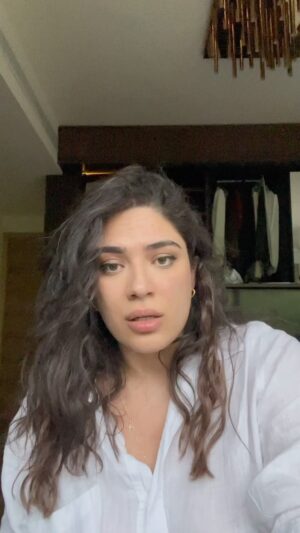 Nadine Wilson Njeim Instagram - نساء لبنان، هيدا الفيديو إلكم. 
أملي فينا. 
إيه نحنا. مين غيرنا؟؟؟ من غيرنا الضحية و مين غيرنا قادر يغيّر؟