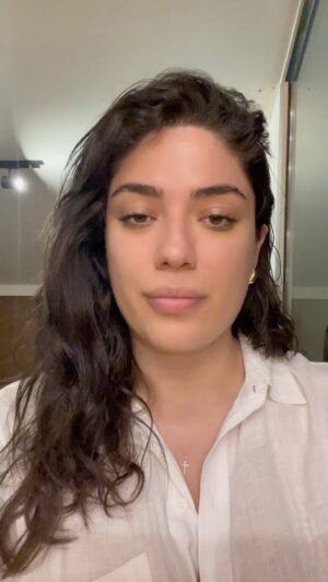 Nadine Wilson Njeim Instagram - محاسبة محاسبة محاسبة.
حقكم تتعاملوا لإحترام و إنسانية و إحترافية. خبروني كيف كانت تجربتكم بالولادة؟؟