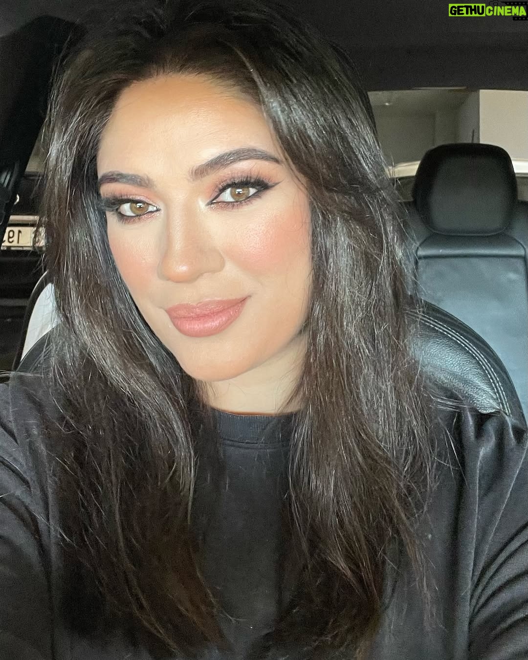 Nadine Wilson Njeim - 1.7K Likes - بيعرفوا بعض هالتنين؟ 😂
انتو مثلي قبل و بعد المايك اب؟