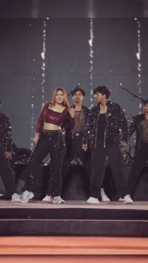 Nagma Mirajkar Instagram - performed for the first time in delhi!! 🥹💗 at @socialnationnow 🌟 

thanks to the entire team who killed it on the stage and special thanks to my boys @vedant_ashtivkar @razishaikh6 @shaileshvailesh @sumeet_.singh ✨💖

full video out on youtube
